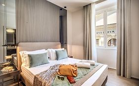 Hotel 77 Seventy-Seven Luxury Suites - Maison D'Art Collection